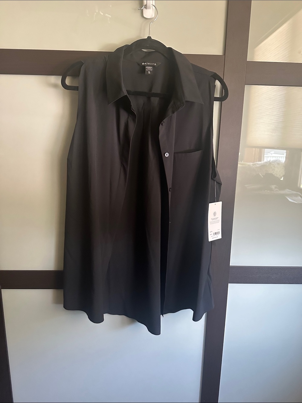 Athleta Urbanite II black sleeveless collared button up shirt - size XL NWT
